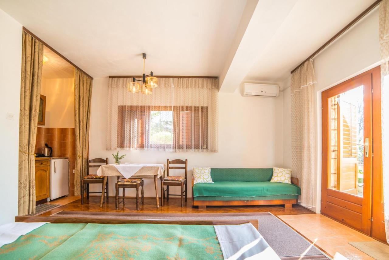 Apartments Antic 4255 Selce Dış mekan fotoğraf