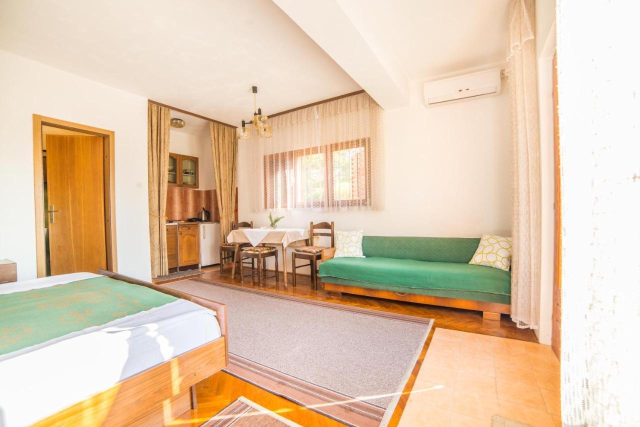 Apartments Antic 4255 Selce Dış mekan fotoğraf