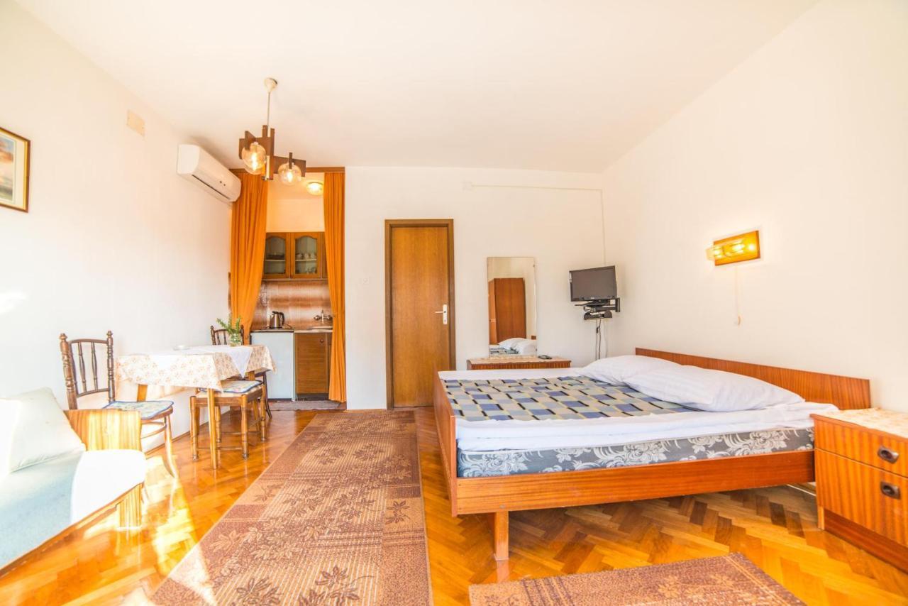 Apartments Antic 4255 Selce Dış mekan fotoğraf